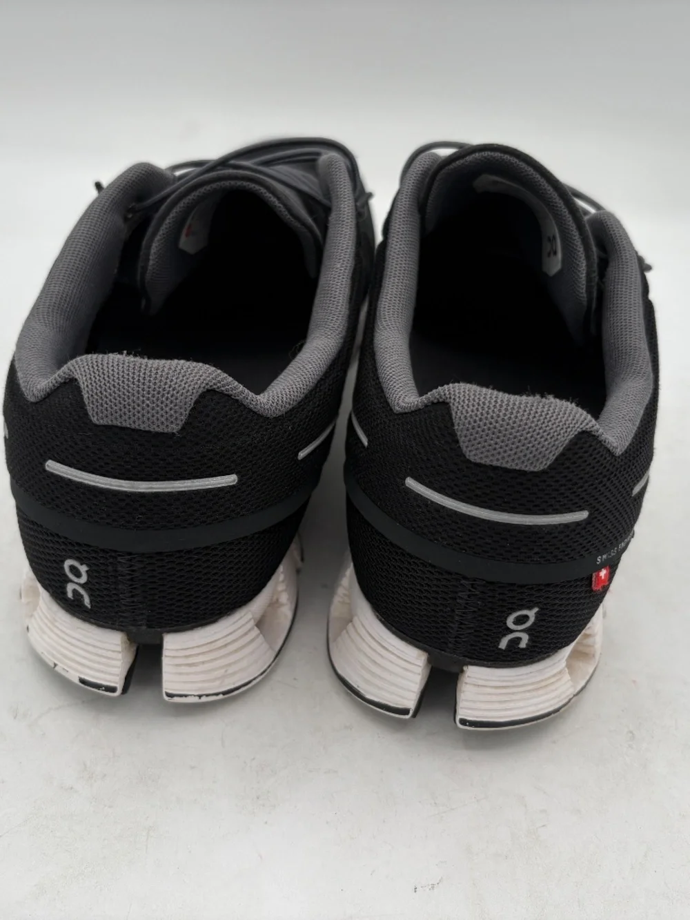 On Cloud 5 Sneakers Black White Performance Running Shoes Mens Size 10 - Picture 6 of 14